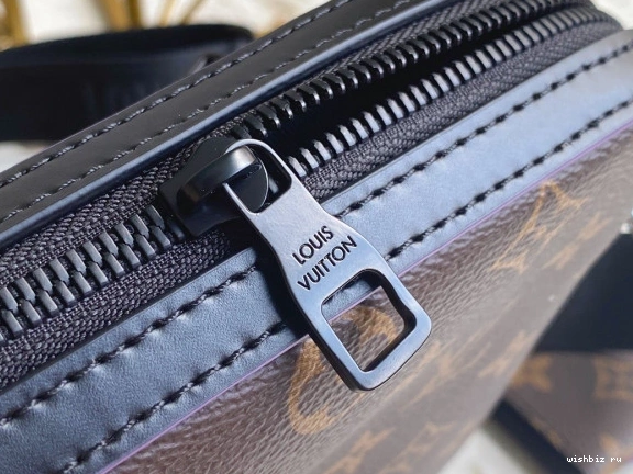 WIS MESSENGER LOUIS VUITTON TRIO 0214